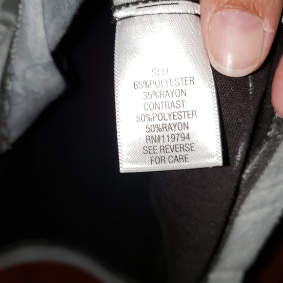 Barely Worn!! APT.9 High-Low Top - Picture 4 of 6